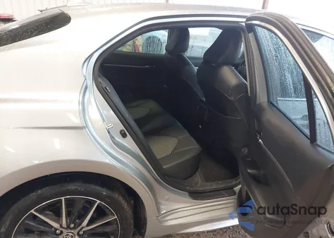 2022 Toyota Camry Se z USA, uszkodzony, nr VIN 4T1S11AK7NU683578